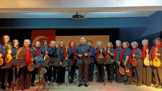 Bayraklının &apos;Mandolin Orkestrası yaza merhaba diyecek