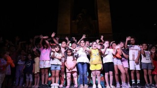 Didimde çocuklar karnelerini muhteşem bir festivalle kutladı