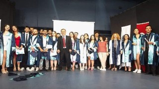 EÜ Çeşme Turizm Fakültesi çatısı altında ilk mezunlarını verdi