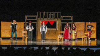 Gaziemirde sahne çocukların