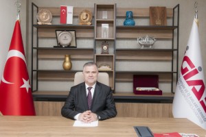 İş Ahlakına aykırı davranan tüccarın; Siyaset Ahlakına aykırı davranan siyasetçinin pabucu dama atılmalıdır.