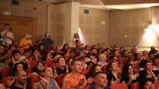 Kocaeli Büyükşehirin Çocuk Korosu, şarkılarıyla geçmişe götürdü