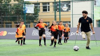 Mastercard ve UEFA Foundation for Children, futbol sevincini deprem bölgesindeki çocuklara geri vermek için güçlerini birleştiriyor