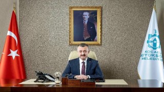 Başkan Büyükakın, Büyükşehirde çalışan işçileri enflasyona ezdirmedi