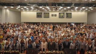 Çiçeği burnunda diş hekimleri sektöre uğurlandı