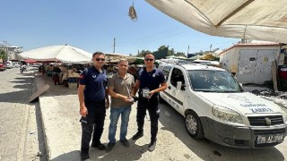Gaziemir Belediyesi zabıtasından örnek davranış