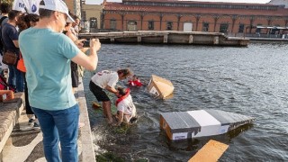 Kabotaj Bayramında kartondan tekneler yarıştı