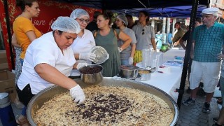 Konakta 5 Bin Kişiye Aşure