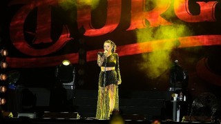 Rock müziğin sevilen isimlerinden Fatma Turgut, önceki akşam Turkcell Vadide konser verdi.