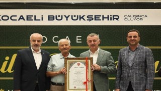 Halkın ve Hakkın Rızasını Gözetiyoruz