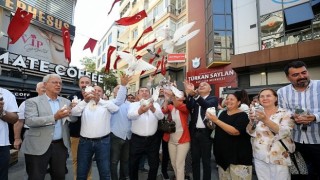 Konakta Güvercinler Barış Umuduyla Uçtu