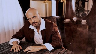 Soner Sarıkabadayı dan Yeni Hit ”Dudaklarım Yeminli”