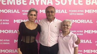 Ünlüler ve Kanser Kahramanları Meme Farkındalığı için “Pembe Ayna Söyle Bana” Dedi