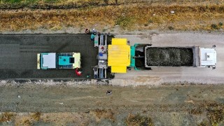 Van Büyükşehir;den Çaldıranda beton yol çalışması