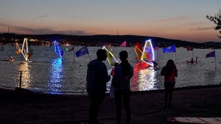 Alaçatı Philipsin ışıklarıyla aydınlandı