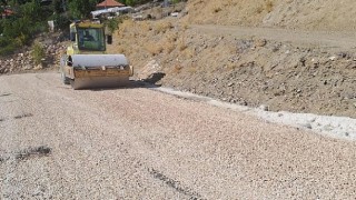 Antalya Kumluca Büyükalan yolu asfaltlandı