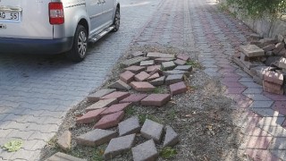 Arslanbucakta Yol ve Kaldırım Tamiratı Yapılıyor