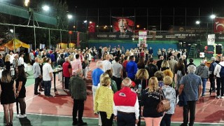 Balçova Cumhuriyet Tenis Turnuvası Öğrencilere Burs Oldu