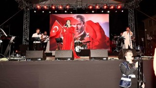 Cumhuriyet in 100. Yılı Yonca Lodi konseri ile büyük bir coşku ile kutlandı