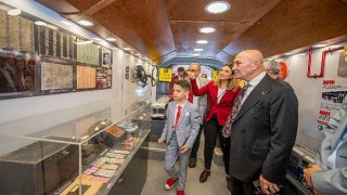 ESHOT;tan Cumhuriyet;in 100. yılına özel gezici sergi