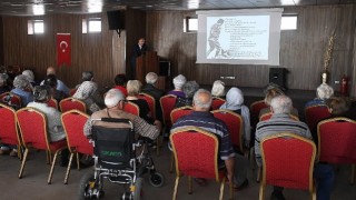 Huzurevi sakinlerine Bilinmeyen Yönleriyle Atatürk konferansı