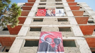 İzmir depreminde yaşamını yitirenler unutulmadı