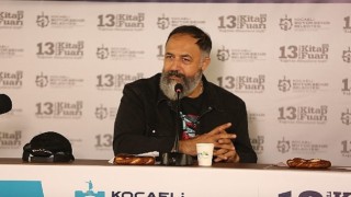 Kitap Fuarında çay simit eşliğinde sohbet