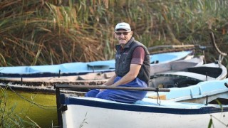 22 yıldır gölden balık tutarak geçimini sağlayan: Doğanın sadık bekçisi