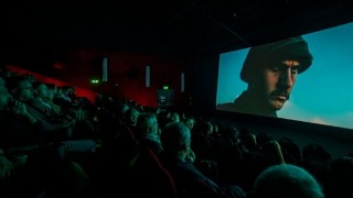 Başkan Soyer, Atatürk filmini öğretmenlerle izledi