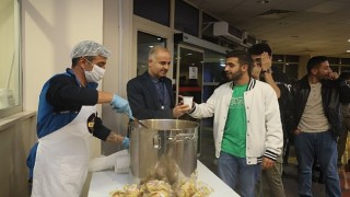 Deülü öğrencilere vize haftasında çorba ikramı