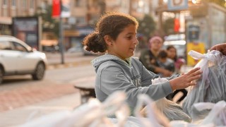 Didim belediyesi tarafından yetiştirilen ürünler vatandaşlara ücretsiz olarak dağıtıldı