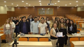 EÜ İletişim Fakültesinde “Sınıfta Mezun Var” etkinlikleri devam ediyor