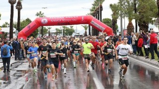 Karşıyaka tek yürek oldu, Ata&#39;dan Anaya koştu