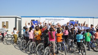 TEGV ve Umuda Pedaldan Hataylı çocuklar için anlamlı proje Hataylı çocuklar güvenle sürecekleri yeni bisikletlerine kavuştular