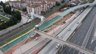 Tramvay hattı durağına 78 araçlık otopark