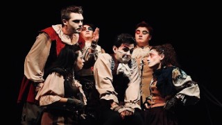 Gemlikte tiyatro gösterimlerine yoğun ilgi