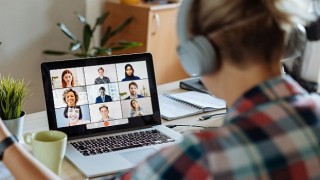 Müşteri deneyimi yönetimi alanında çalışanlarda yabancı dil bilenler avantajlı