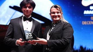 Piyanonun parlayan yıldızı Can, Antalyada