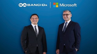 SabancıDx ve Microsoft, Türkiye&#39;de Yapay Zeka Destekli Hibrit Bulut Çözüm Merkezi kuruyor
