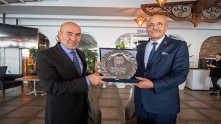 Sivil toplumdan tam destek Soyer: “Türkiyede vaat ettiğinin yüzde 87sini gerçekleştiren bir belediye yok”