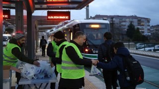 Büyükşehirden kandil simidi ikramı