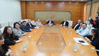 İzmirin iki köklü kurumu Voleybolda güçlerini birleştirdi