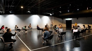 Nilüfer Gençlik Tiyatrosu yeni ekiple yeni döneme başladı