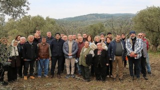 Yaşam köyü toprak okulundaki zeytin budama eğitimine çiftçilerden büyük ilgi