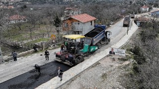 Antalya Büyükşehir;den İbradı;ya sıcak asfalt