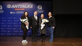 Anttalksta Ezo Sunal konuk oldu