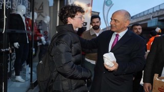 Başkan Söğüt, sabahın ilk ışıklarında Körfez sokaklarındaydı