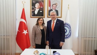 Doç. Dr. Er Güneri “Afet sonrası menstrüel hijyen eksikliği kadınların üreme sağlığını etkiliyor”