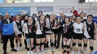Liseler Arası 100. Yıl Voleybol Turnuvası Sona Erdi…
