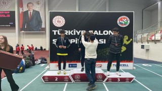 Nevşehir Belediyesi Gençlik ve Spor Kulübü sporcusu Yağız Pala, U-16 Türkiye Salon Atletizm Şampiyonasında altın madalya kazandı.
